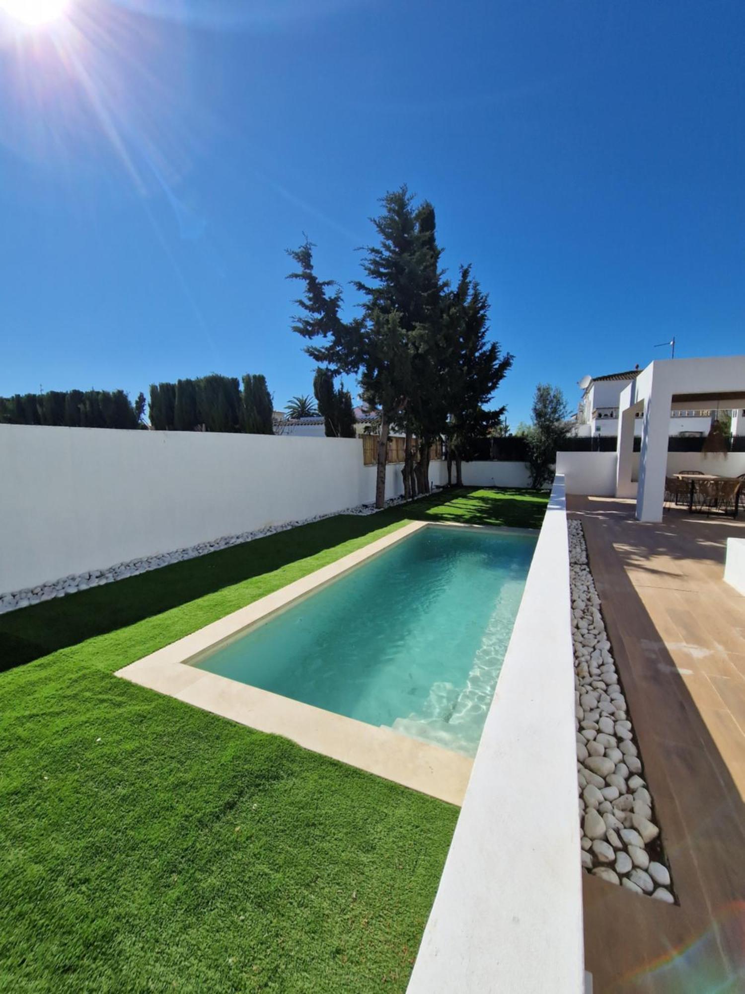 Gorgot P1 I Apartamento Con Terraza Y Piscina Comunitaria Cerca De La Playa 艾姆布里亚布拉瓦 外观 照片