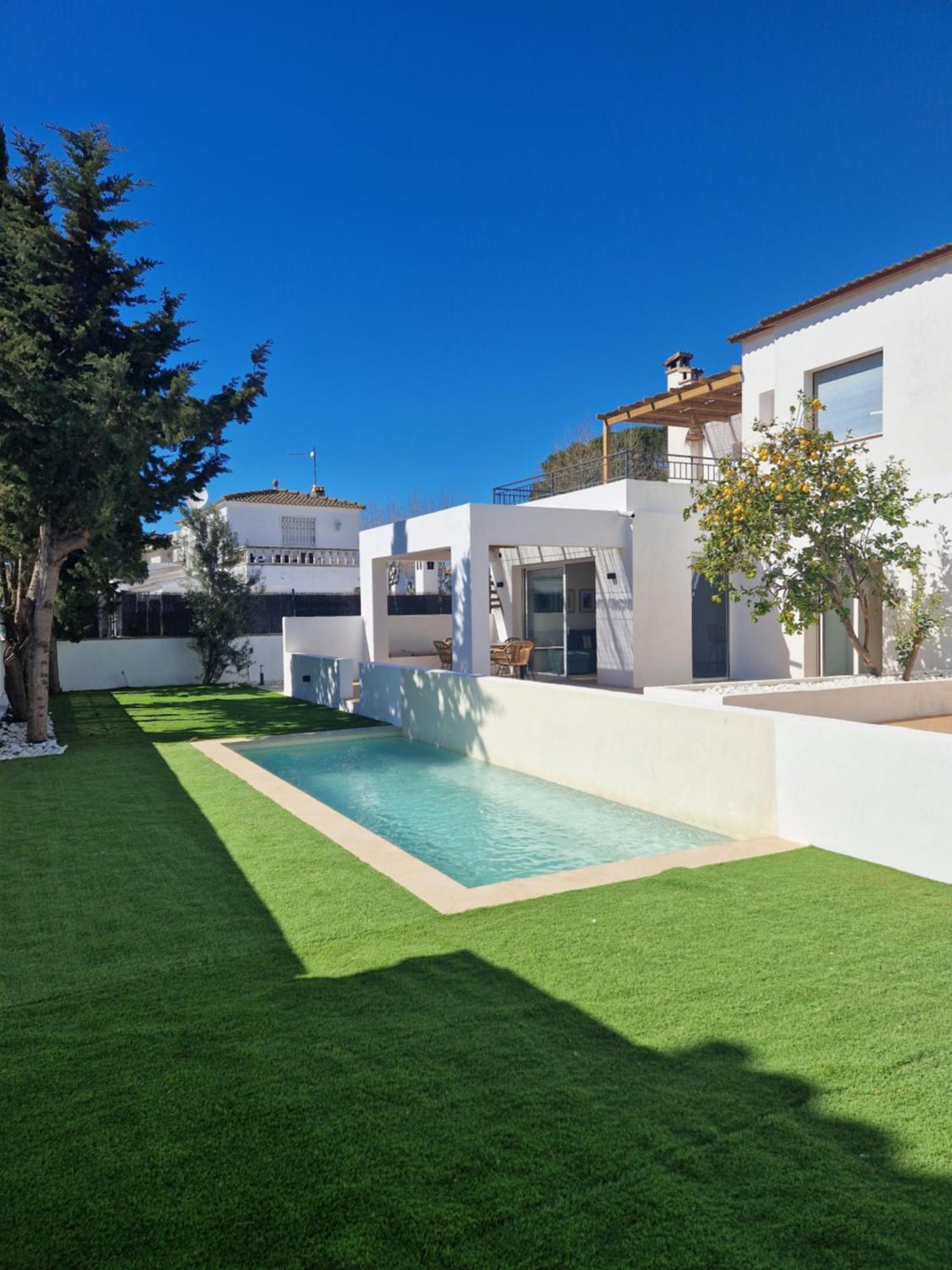 Gorgot P1 I Apartamento Con Terraza Y Piscina Comunitaria Cerca De La Playa 艾姆布里亚布拉瓦 外观 照片