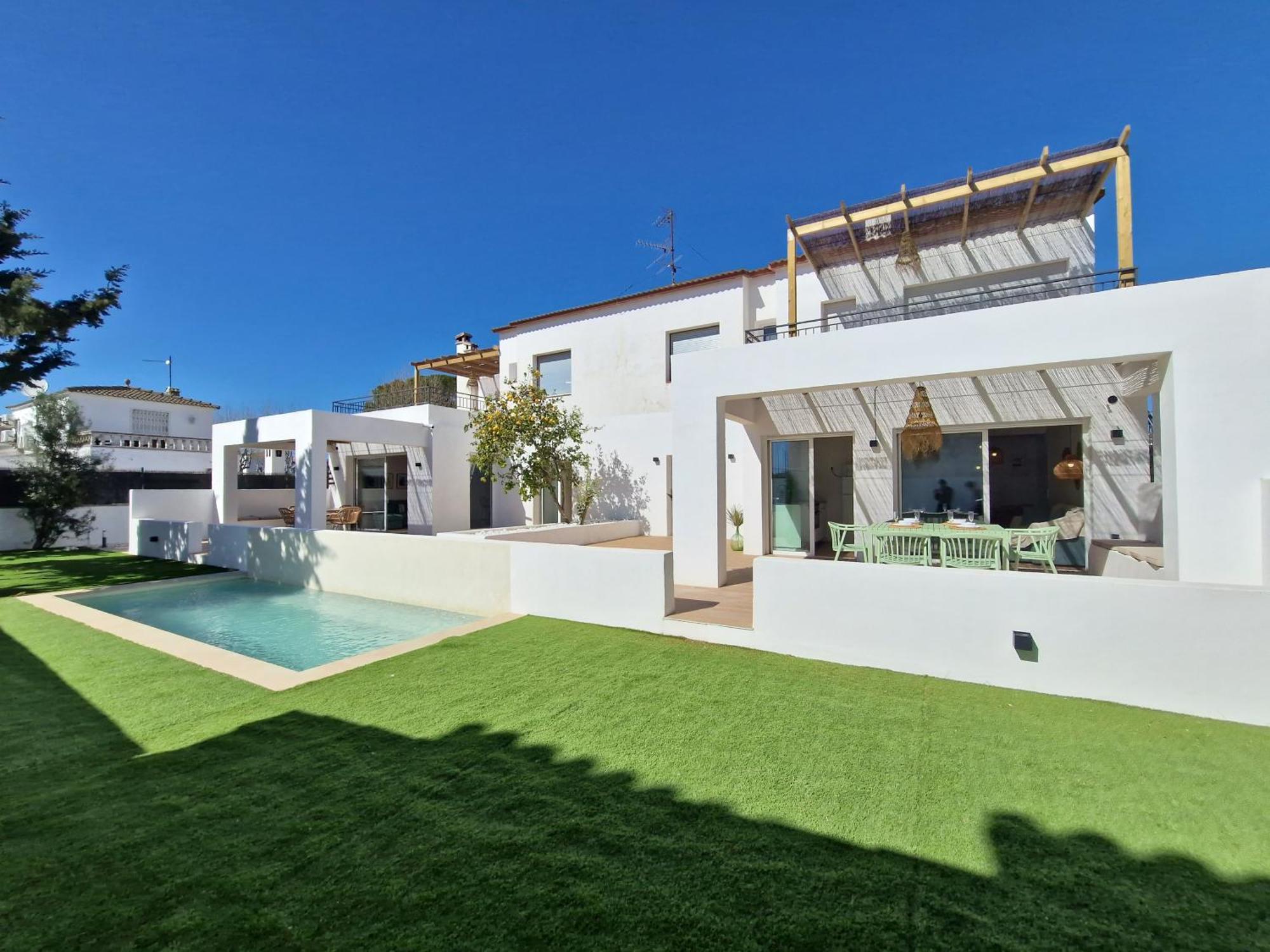 Gorgot P1 I Apartamento Con Terraza Y Piscina Comunitaria Cerca De La Playa 艾姆布里亚布拉瓦 外观 照片